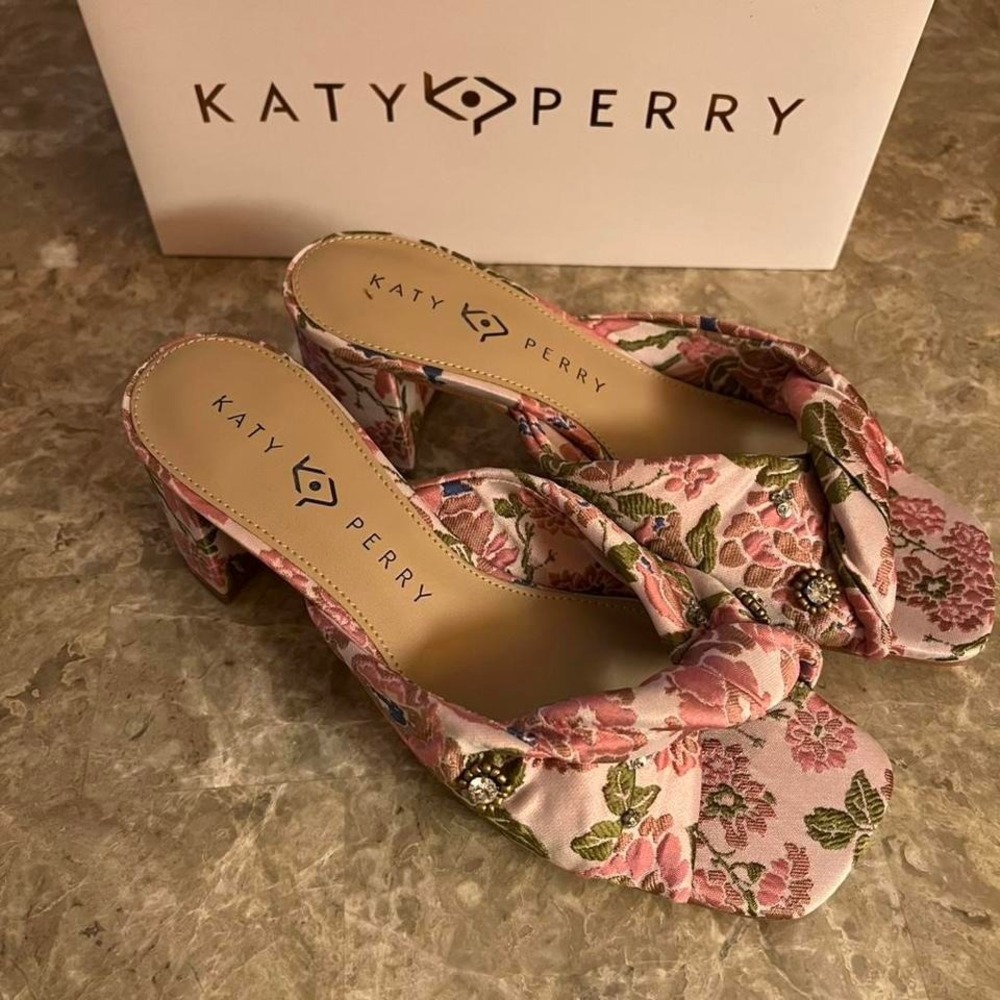 Katy Perry NEW Tooliped Twisted Sandal Vintage Pink Floral Women Shoes Size 7.5M - Picture 4 of 8